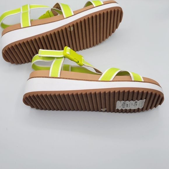 Lucky Brand Wedge Sandal - Picture 5 of 6